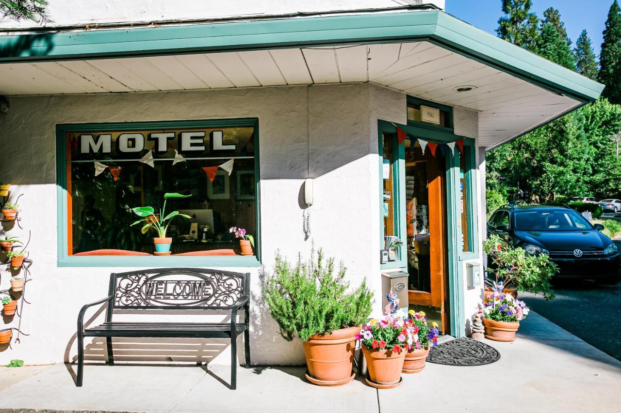 Outside Motel 2*