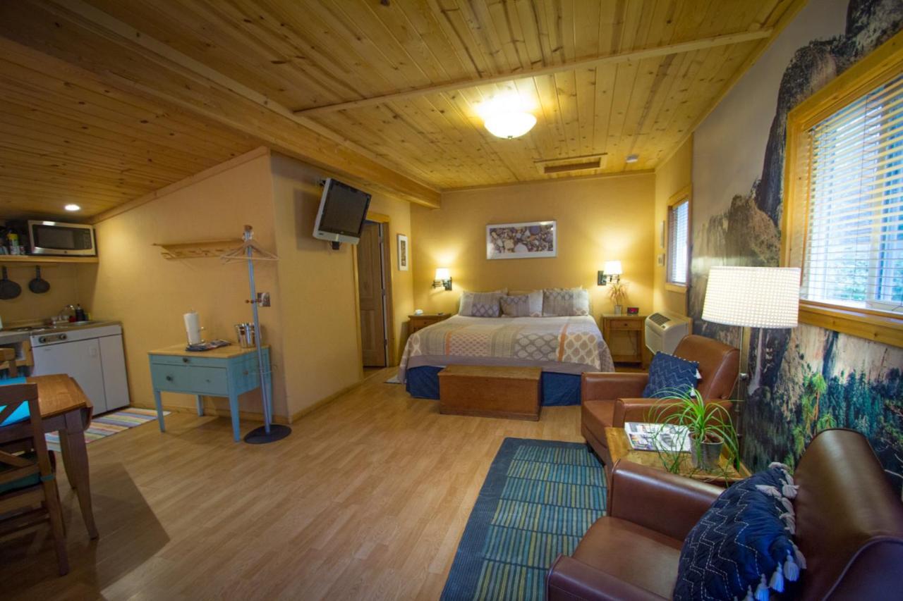 Motel Outside 2*