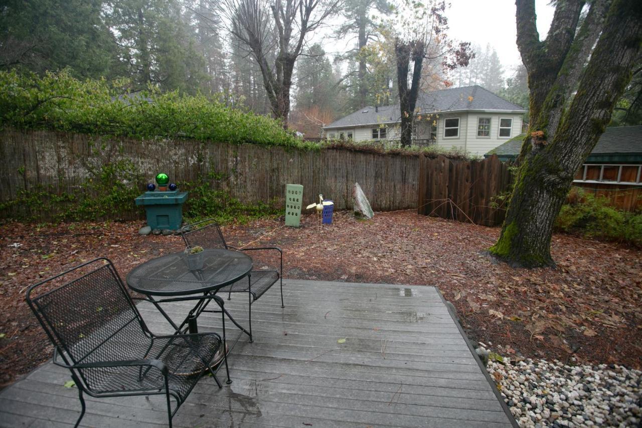 Outside Motel Nevada City